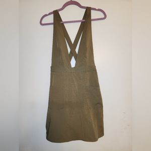 Medium crossback green dress